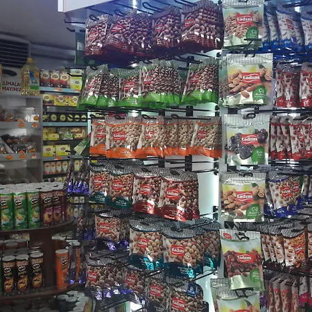Ozukara 1 מלון גומבט